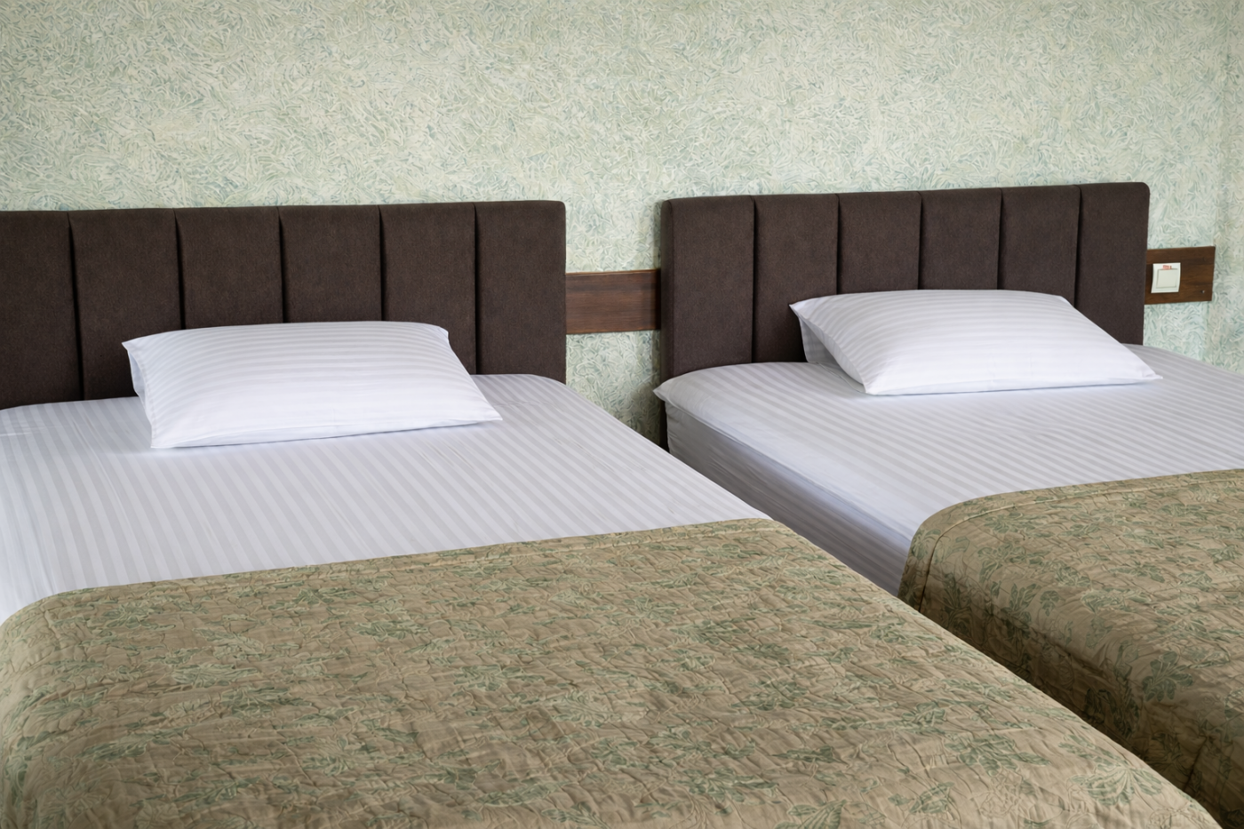 Готель Гостинного двору Чарда_твін