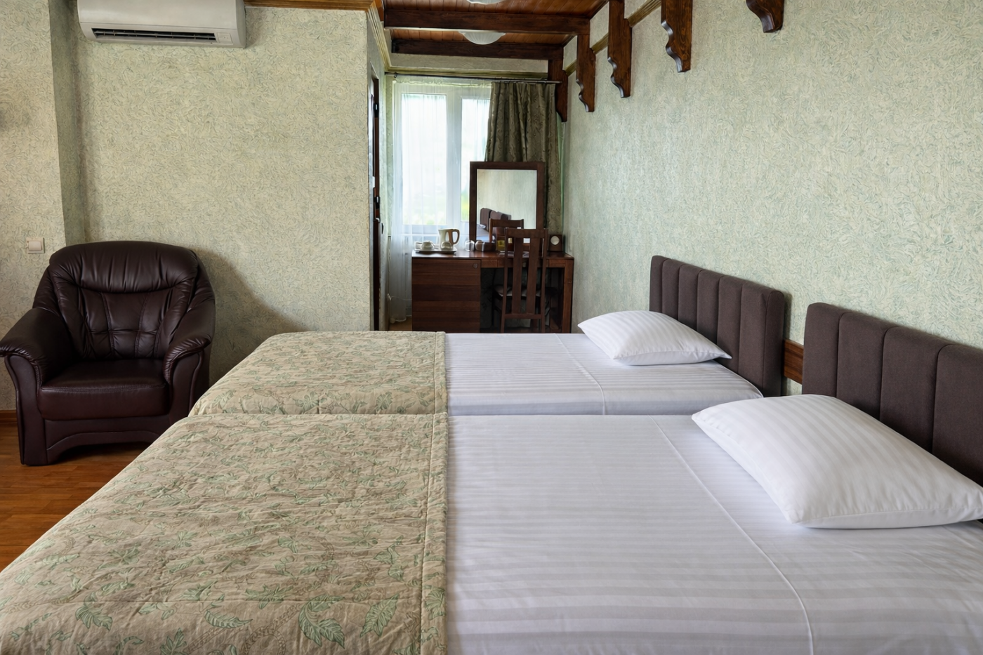 Твін_Гостинний двір Чарда